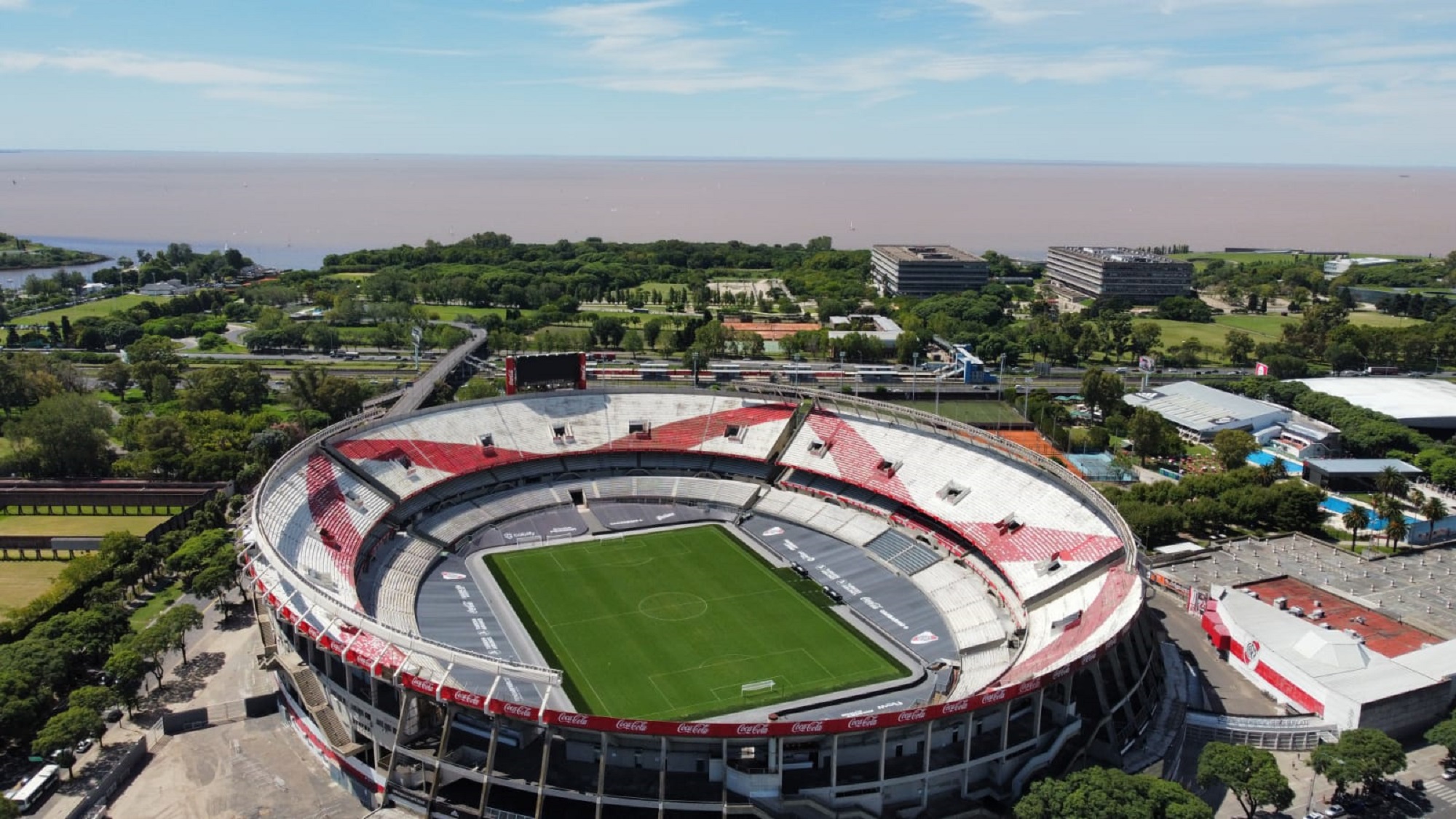 Pronóstico de Talleres de Córdoba vs. River Plate: Cuotas según bplay